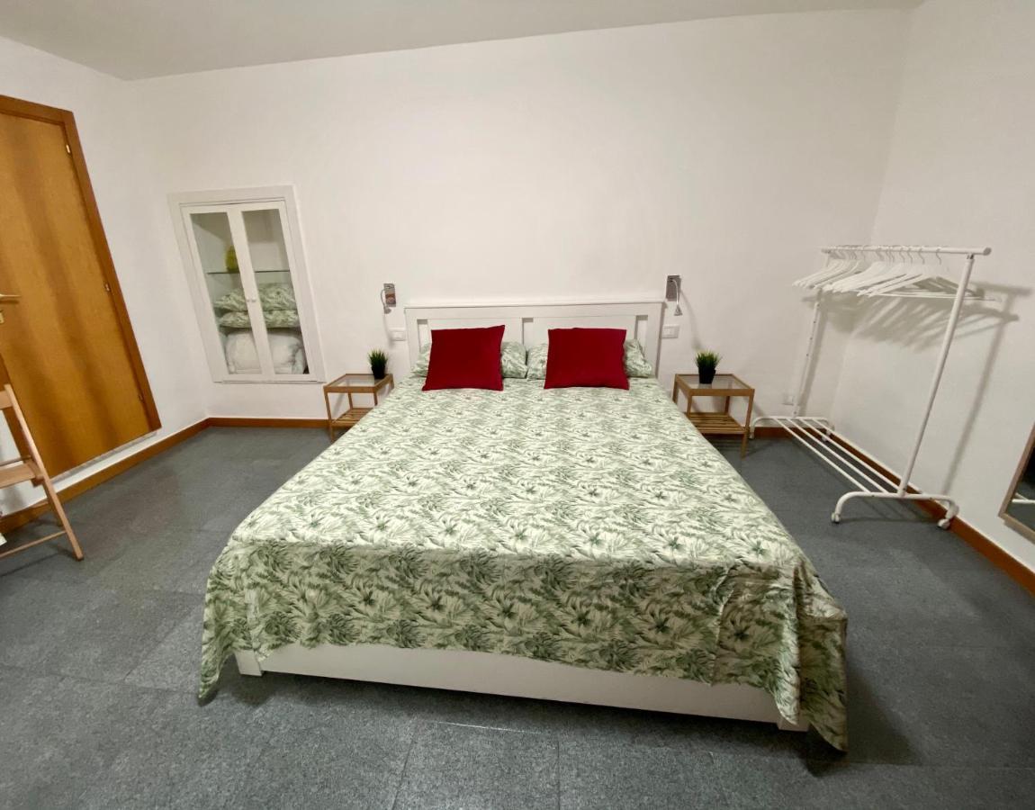 Pisani Apartment バーリ エクステリア 写真